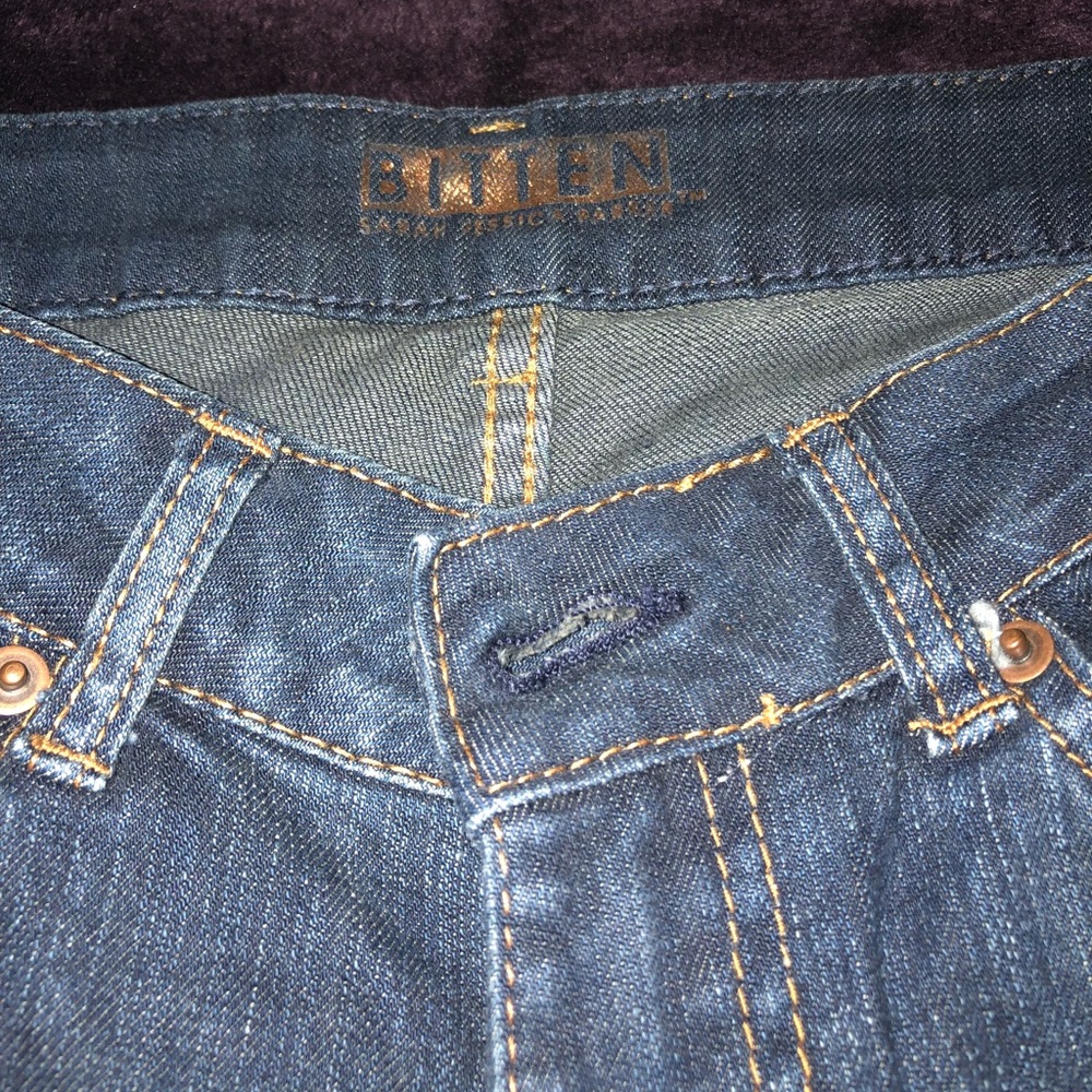 Bitten Jeans